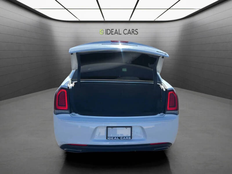 2017 Chrysler 300 S