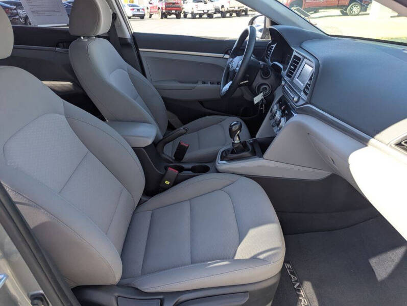 2019 Hyundai Elantra SE