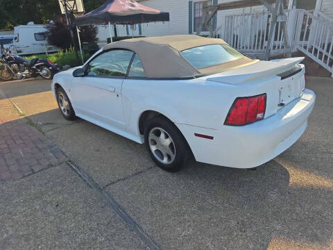 2000 Ford Mustang