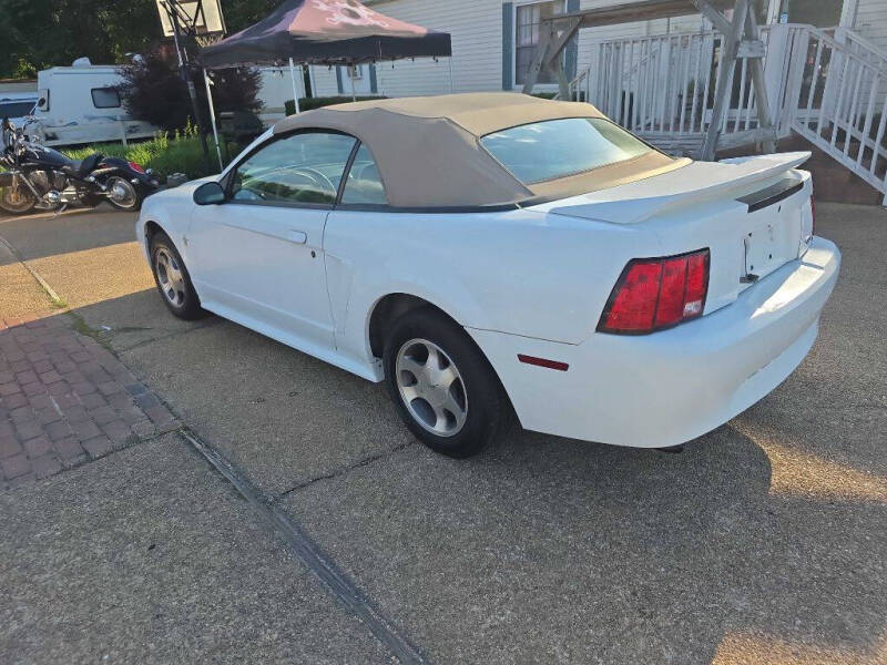2000 Ford Mustang