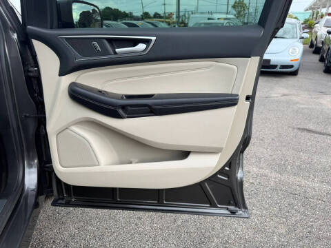2018 Ford Edge Titanium