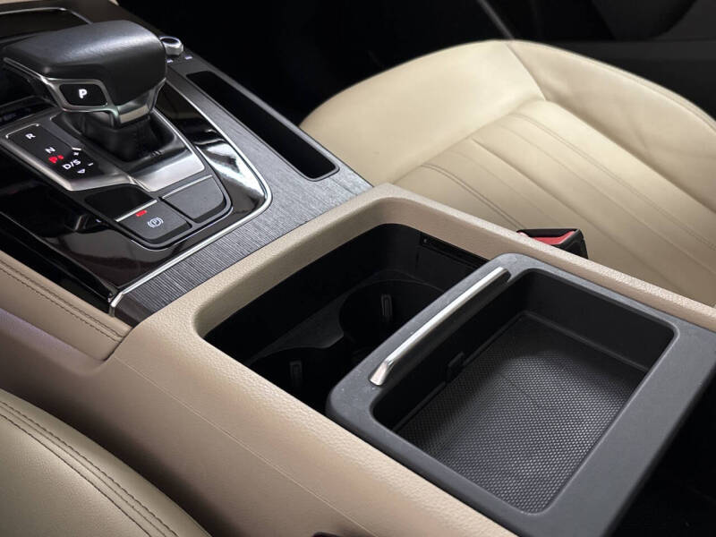 2022 Audi Q5 quattro Premium Plus 40 TFSI