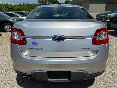 2010 Ford Taurus SEL