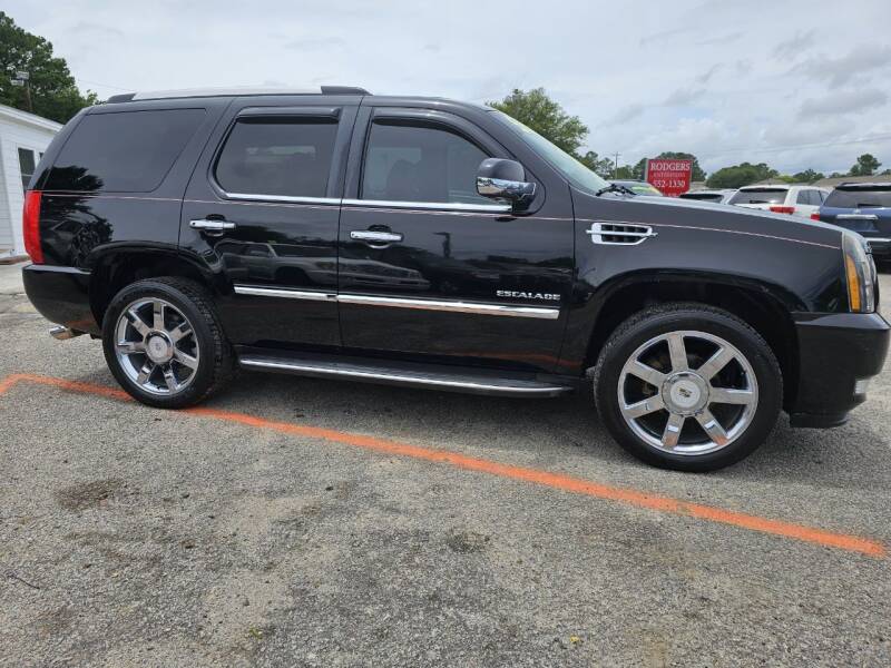 2011 Cadillac Escalade for sale at Rodgers Enterprises in North Charleston SC