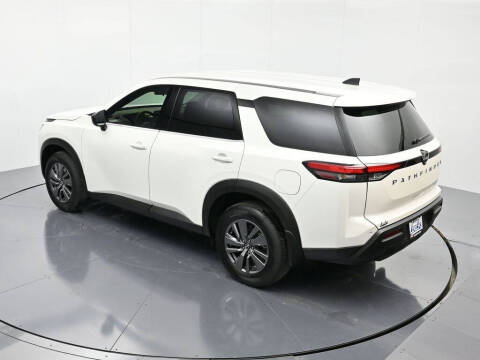 2025 Nissan Pathfinder S