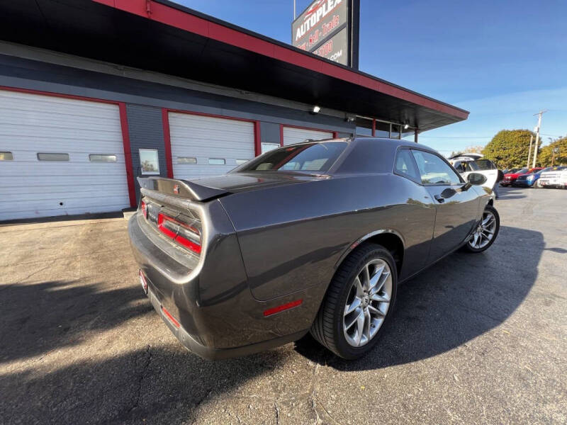 2022 Dodge Challenger GT photo 12