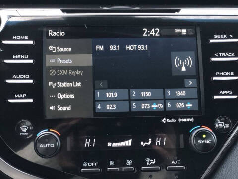 2020 Toyota Camry Hybrid XLE