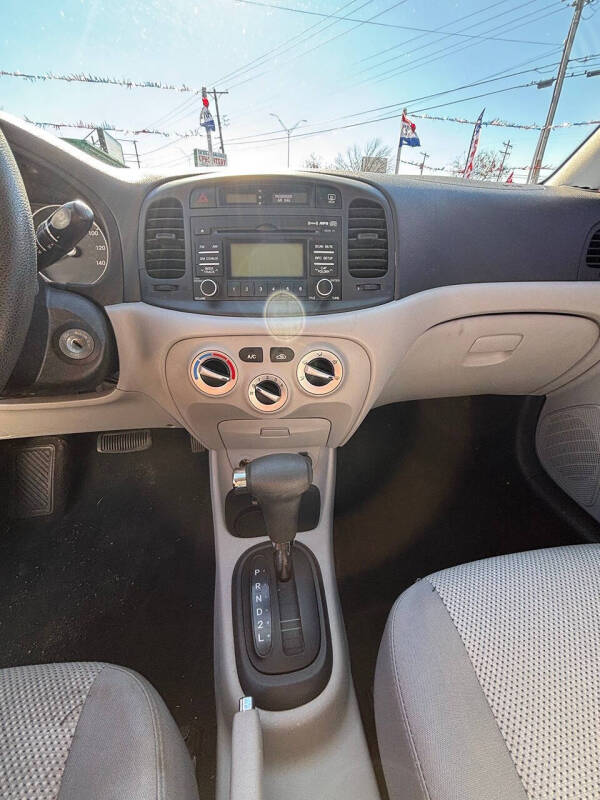 2010 Hyundai Accent GLS