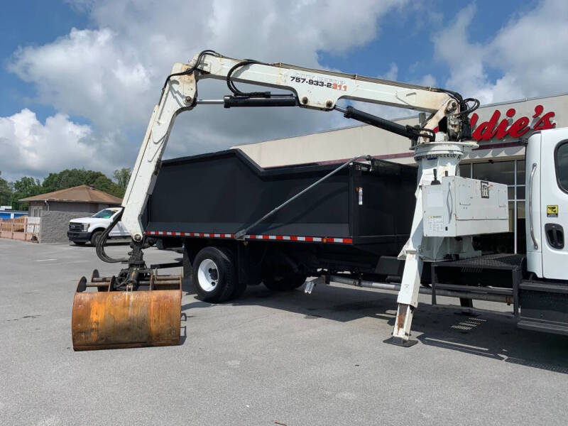 2015 Freightliner M2 106