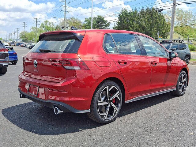 2025 Volkswagen Golf GTI SE