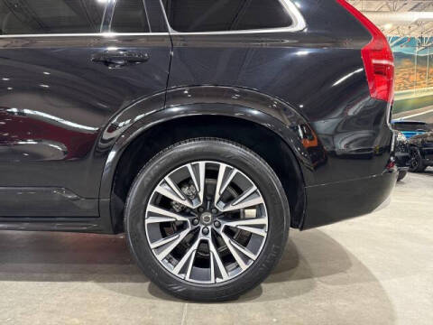2022 Volvo XC90 T5 Momentum