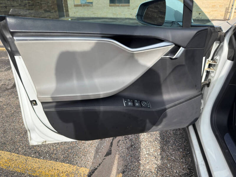 2015 Tesla Model S