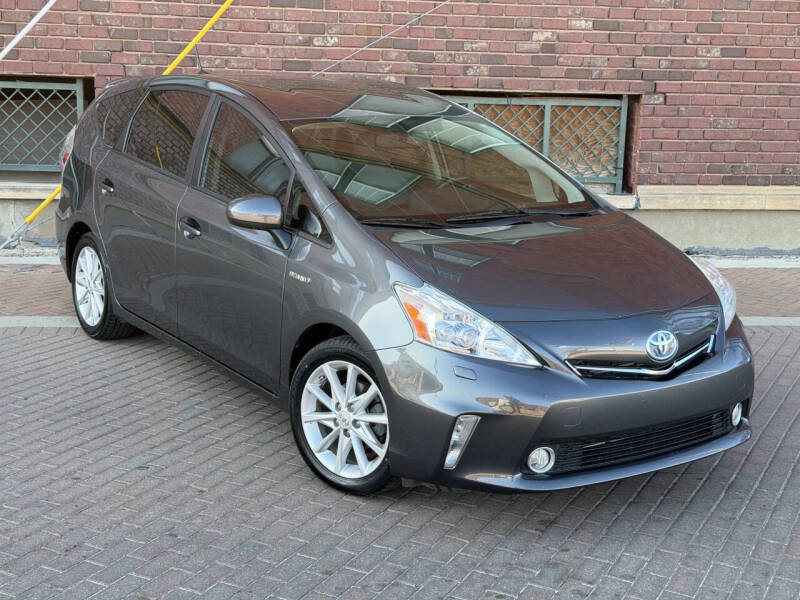 2013 Toyota Prius v Five