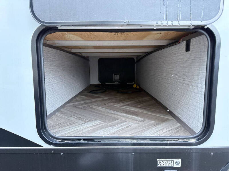 2021 Cruiser RV Shadow