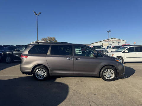 2013 Toyota Sienna XLE 8-Passenger