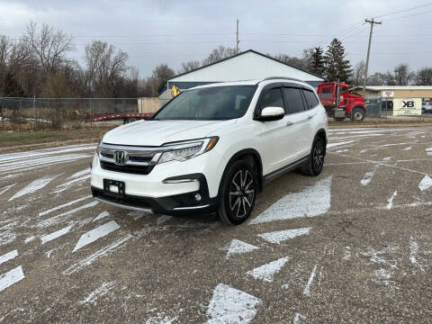 2020 Honda Pilot for sale at ONG Auto in Farmington MN