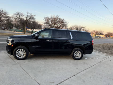 2023 Chevrolet Suburban LT