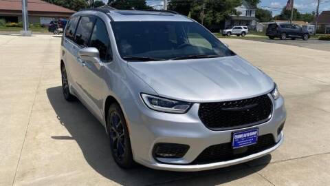 2022 Chrysler Pacifica for sale at Crowe Auto Group in Kewanee IL