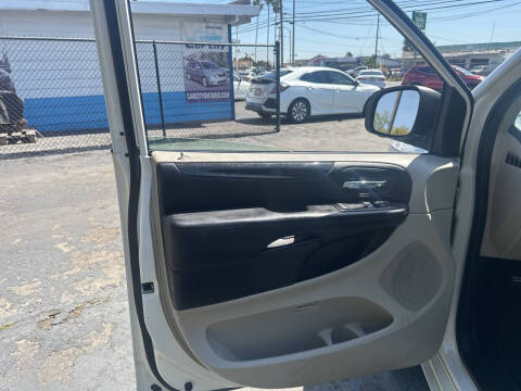 2012 Dodge Grand Caravan American Value Package