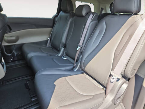 2025 Kia Carnival EX