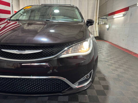 2017 Chrysler Pacifica Touring-L