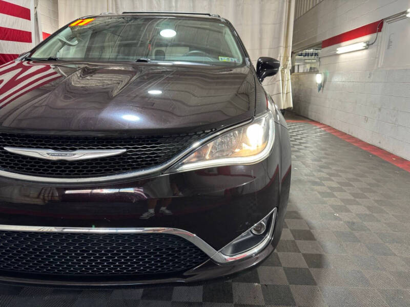 2017 Chrysler Pacifica Touring-L