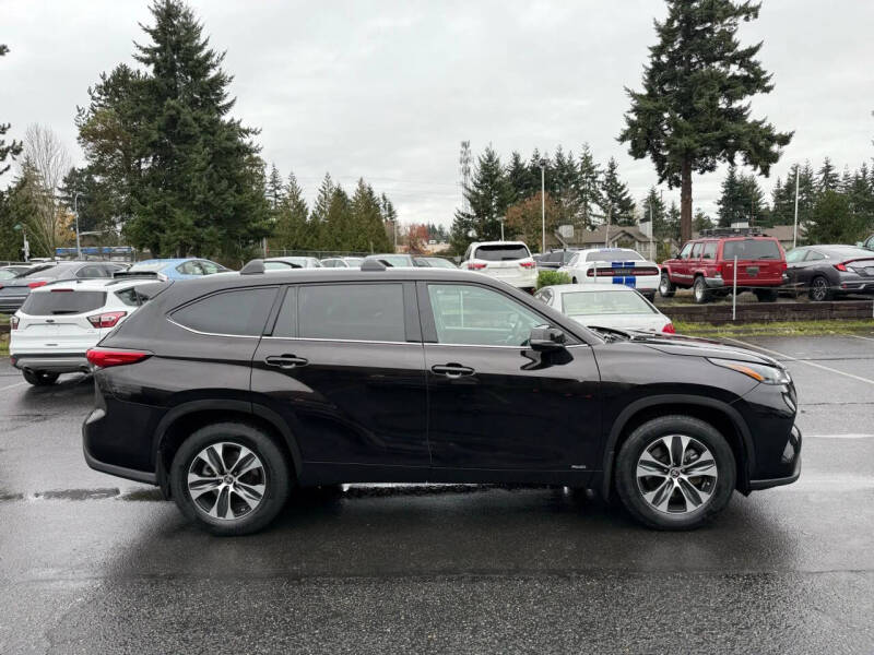 2022 Toyota Highlander Hybrid XLE
