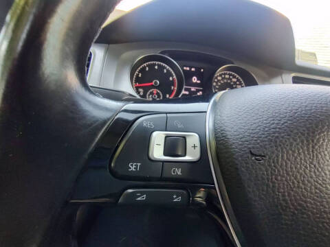 2017 Volkswagen Golf SportWagen