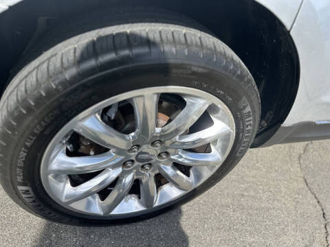 2011 Lincoln MKT