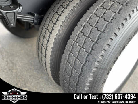 2011 Freightliner M2 106