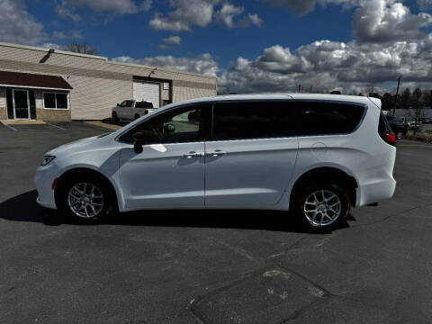 2025 Chrysler Pacifica Select