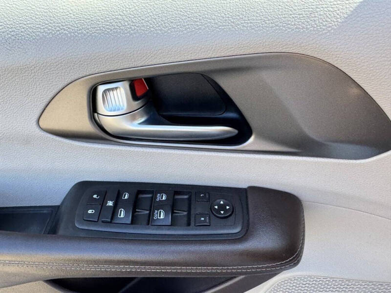 2021 Chrysler Voyager LX