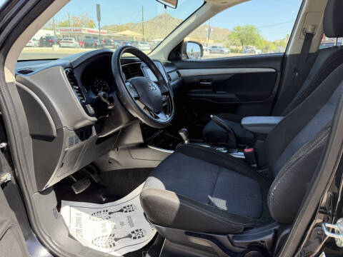 2017 Mitsubishi Outlander ES