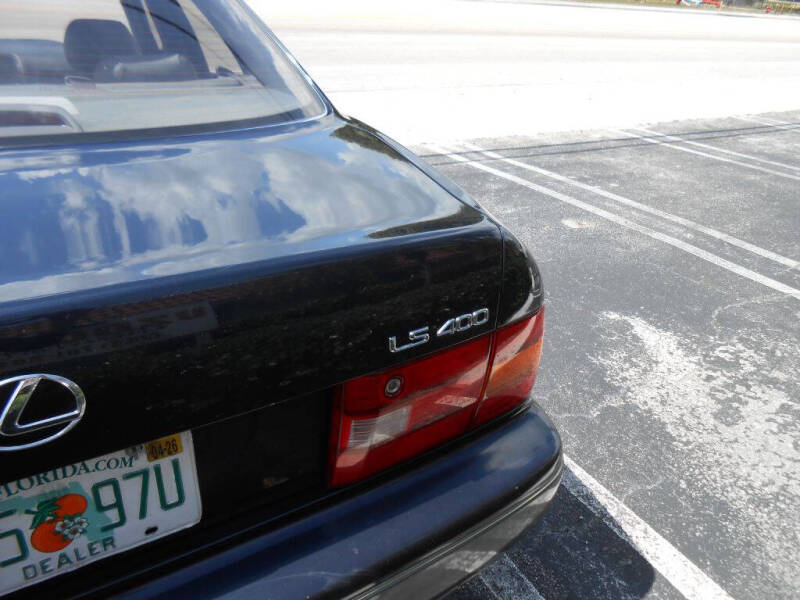 1996 Lexus LS 400