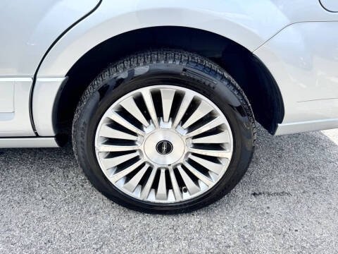 2017 Lincoln Navigator Select