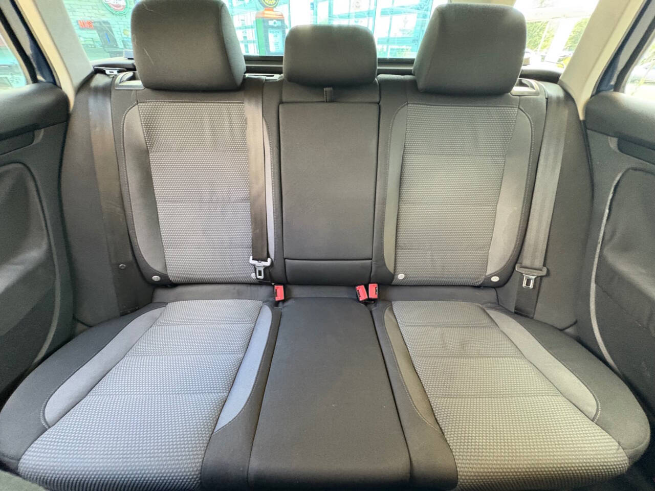 2012 Volkswagen Jetta 29