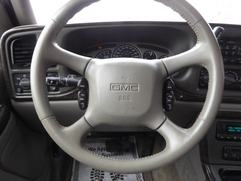 2002 GMC Yukon XL Denali
