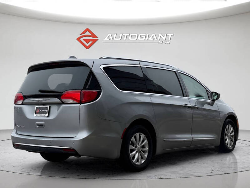 2019 Chrysler Pacifica Touring L