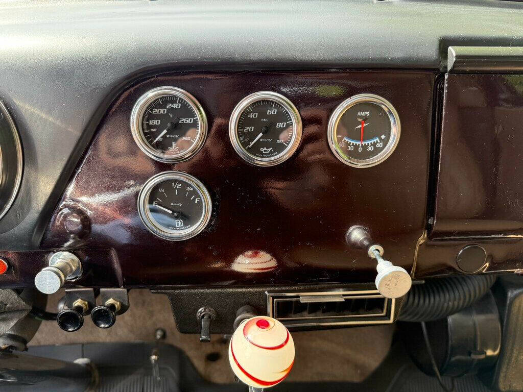 1952 Ford F1 32