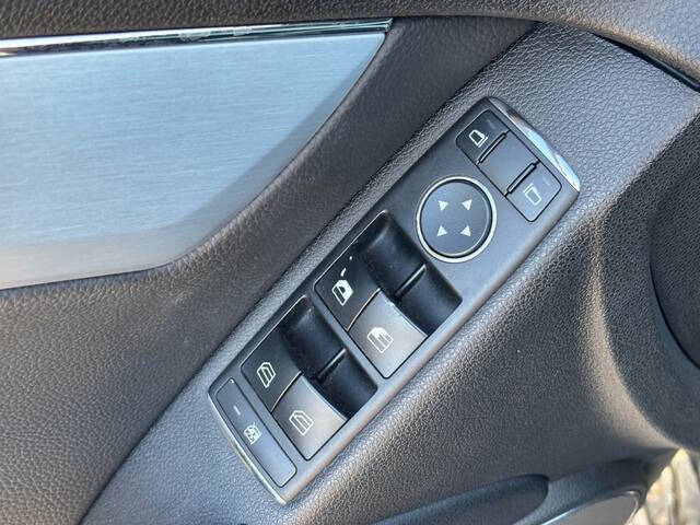 2008 Mercedes-Benz C-Class 22