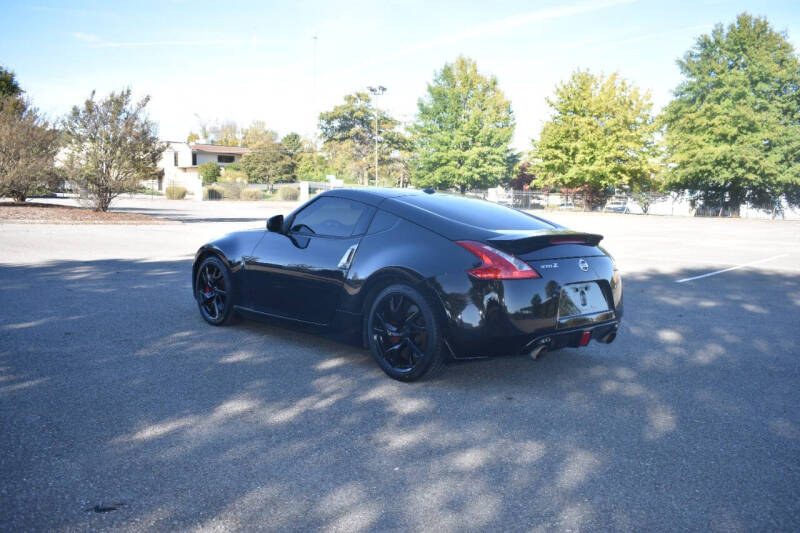 2013 Nissan 370Z Coupe Touring photo 4