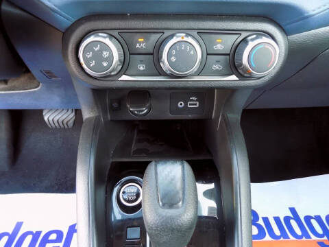 2023 Nissan Versa SV