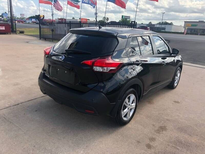 2020 Nissan Kicks S