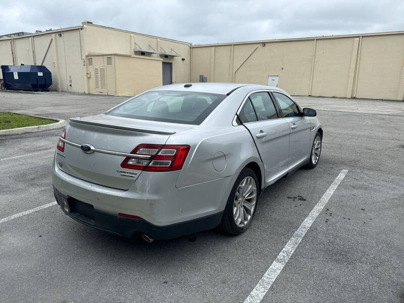 2015 Ford Taurus Limited