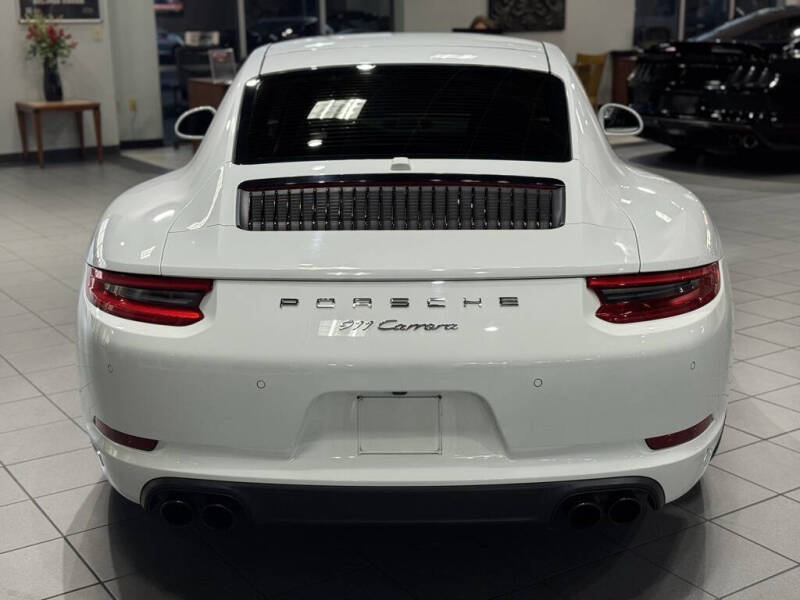 2019 Porsche 911 Carrera