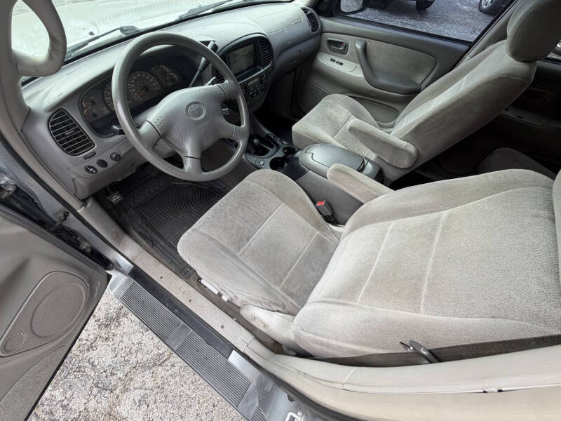 2002 Toyota Sequoia SR5