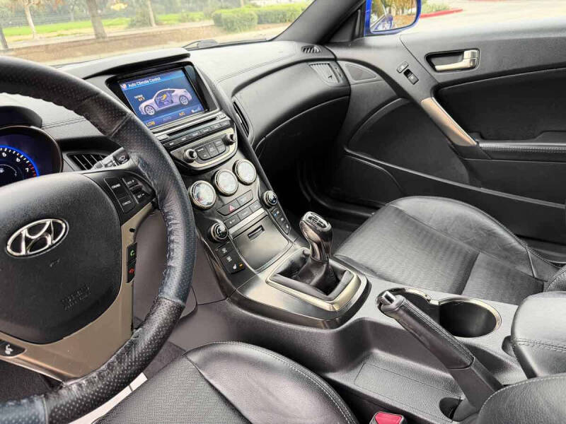 2013 Hyundai Genesis Coupe 3.8 Track