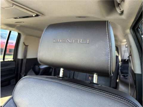 2017 GMC Yukon XL Denali