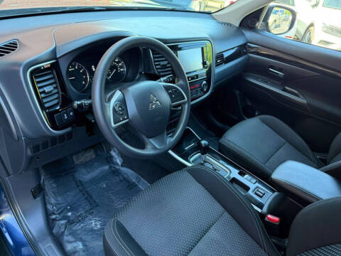 2019 Mitsubishi Outlander ES