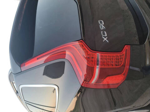 2016 Volvo XC90 T6 Momentum